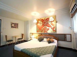 Highway Hotel