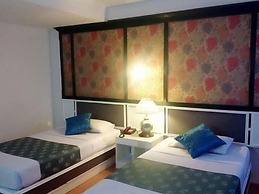 Highway Hotel