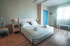 Alexandros Suites & Apartments