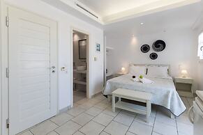 Alexandros Suites & Apartments