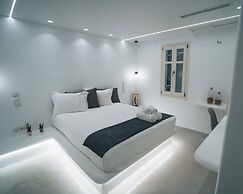 Alexandros Suites & Apartments