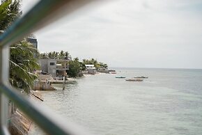 GT Seaside Inn