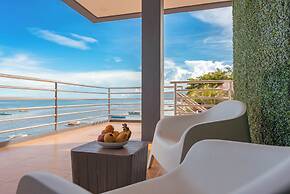 GT Seaside Inn
