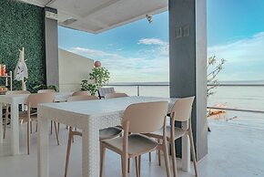 GT Seaside Inn
