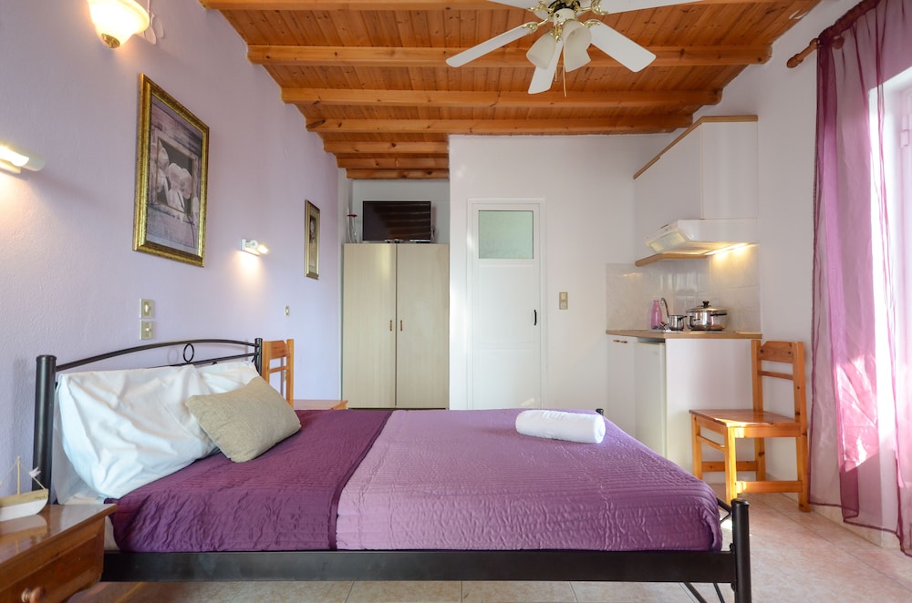 Hotel Panormos