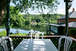 The Cove Inn