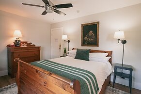 The Cove Inn