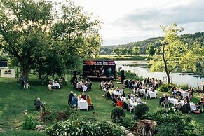 The Cove Inn