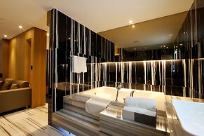 Royal Prime Hotel