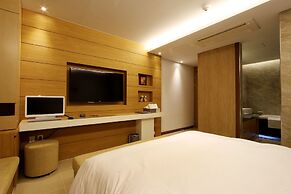 Royal Prime Hotel