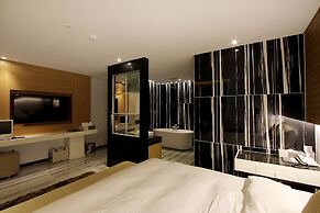 Royal Prime Hotel