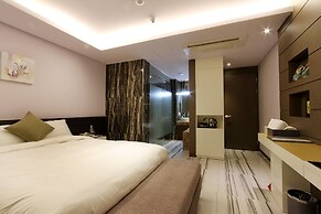 Royal Prime Hotel