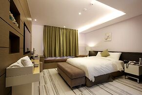 Royal Prime Hotel