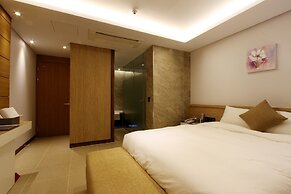 Royal Prime Hotel