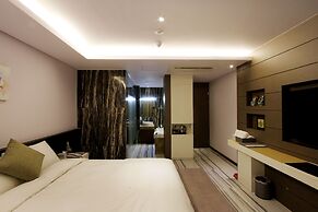 Royal Prime Hotel