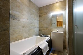 Royal Prime Hotel