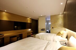 Royal Prime Hotel