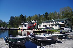 Dogtooth Lake Resort