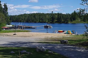 Dogtooth Lake Resort