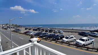 Breakers by the Sea