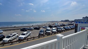 Breakers by the Sea