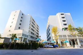 Recenta Phuket Suanluang by Deevana