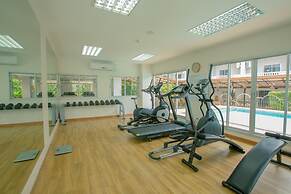 Recenta Suite Phuket Suanluang