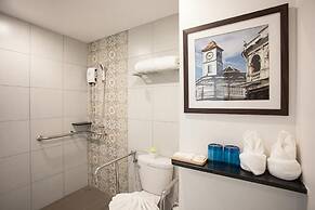 Recenta Suite Phuket Suanluang