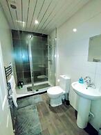 OYO Gin House Hotel
