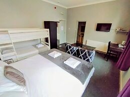 OYO Gin House Hotel