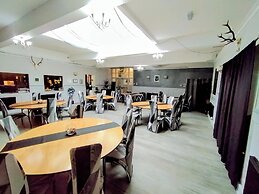 OYO Gin House Hotel