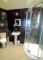 OYO Gin House Hotel