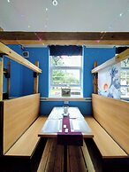 OYO Gin House Hotel