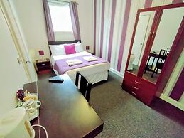OYO Gin House Hotel