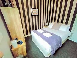 OYO Gin House Hotel