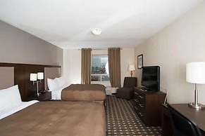 Carlyle Western Star Inn & Suites