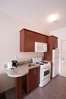 Stoughton Western Star Inn & Suites