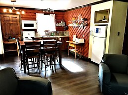 Hush Lodge & Cottages