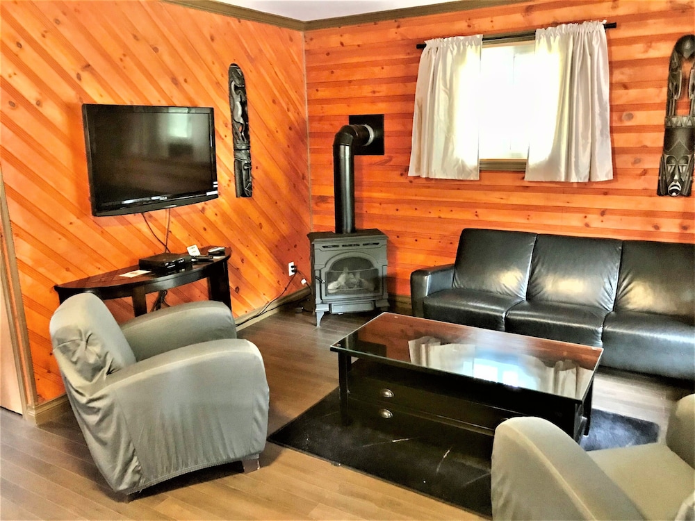 Hush Lodge & Cottages