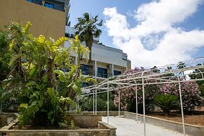 Beach Garden Hotel