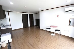 Geomunoreum Hostel