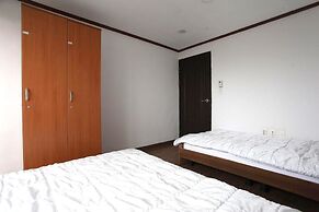 Geomunoreum Hostel