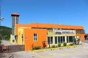Geomunoreum Hostel