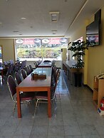 Geomunoreum Hostel
