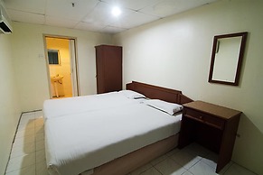 Coral Bay Resort