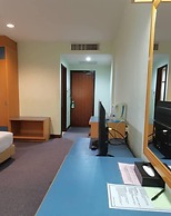 Coral Bay Resort