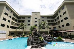Coral Bay Resort