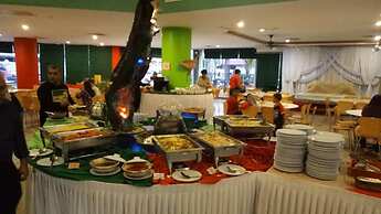 Coral Bay Resort