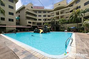 Coral Bay Resort