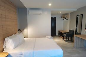 Coral Bay Resort